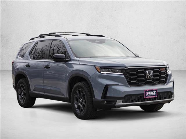 Certified 2024 Honda Pilot TrailSport image 3