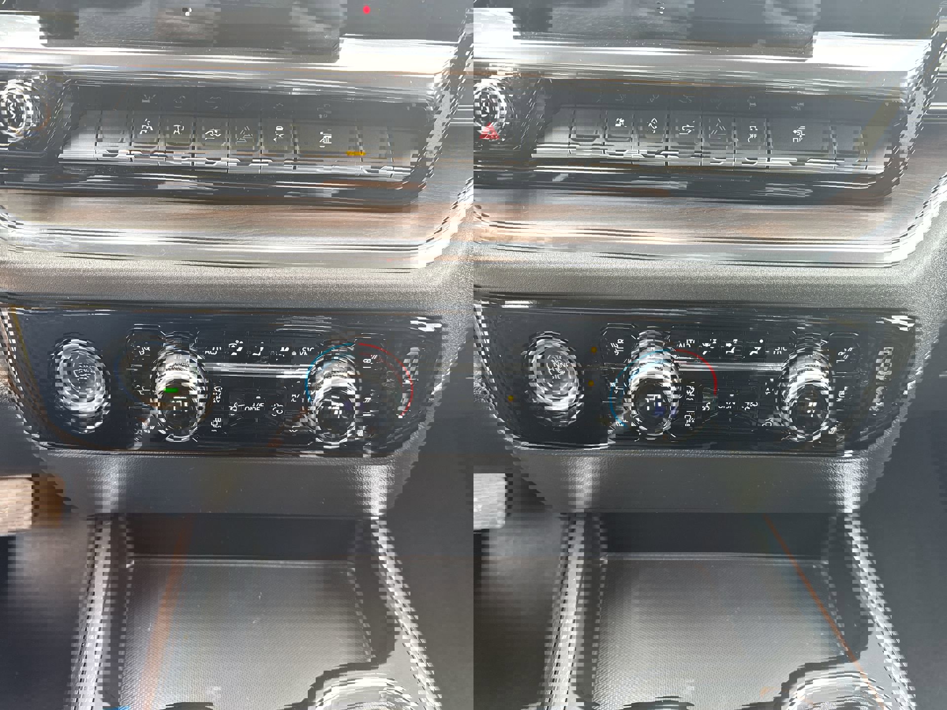 Certified 2023 GMC Sierra 1500 SLT w/ SLT Premium Package image 36