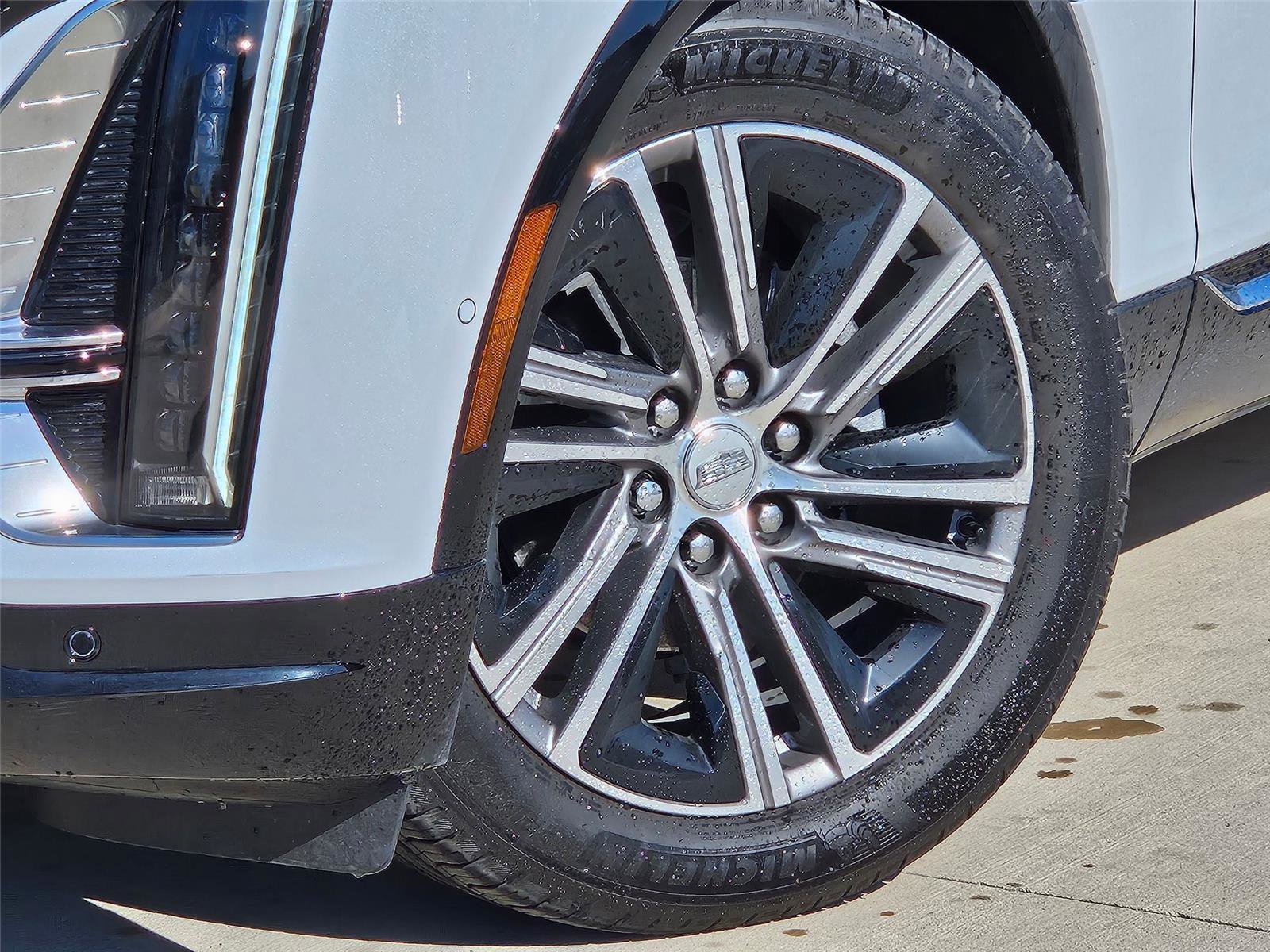 New 2026 Cadillac Lyriq Luxury w/ LPO, Floor Liner Package AWD/4WD image 6