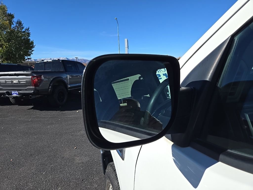 Used 2017 Nissan Titan S image 30