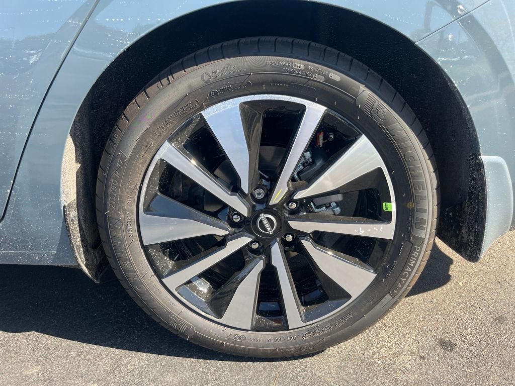 New 2025 Nissan Sentra SV w/ SV Premium Package image 10