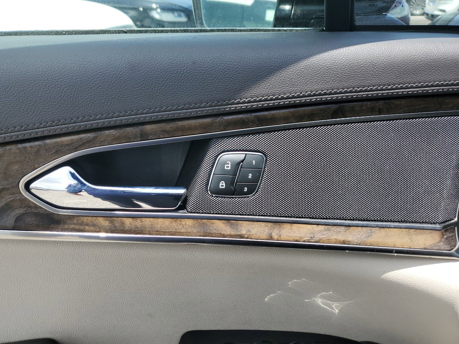 Used 2019 Lincoln Nautilus Select image 17