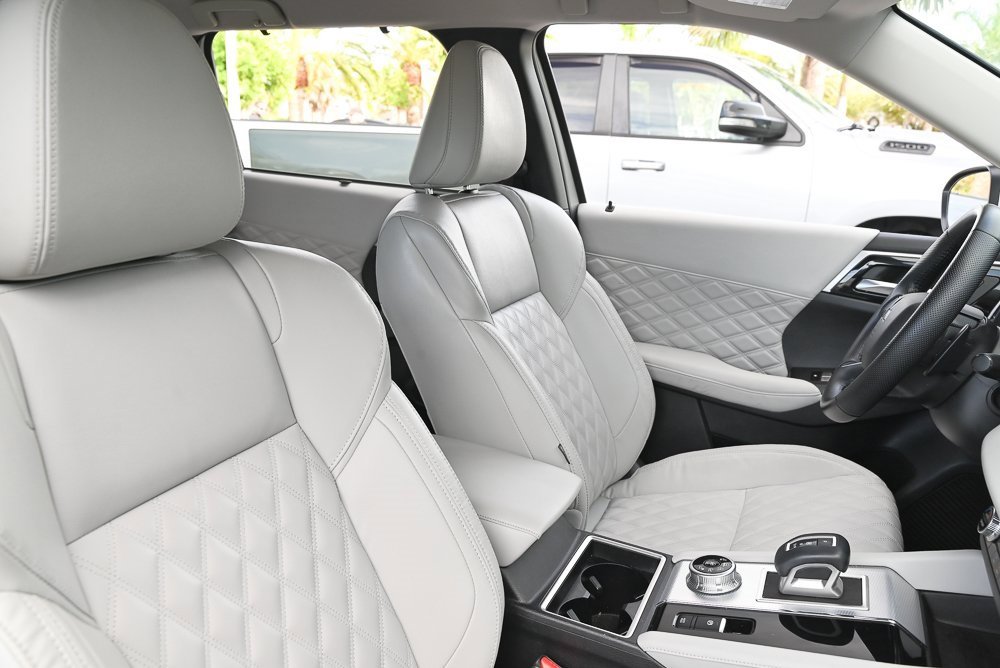 Used 2024 Mitsubishi Outlander SEL image 18