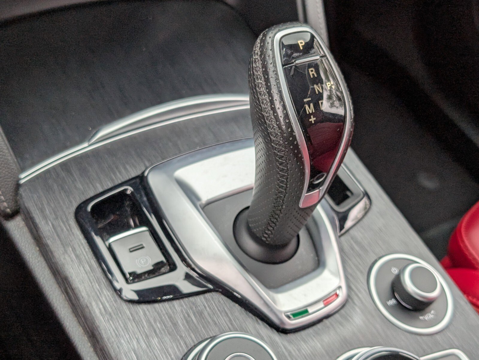 Used 2022 Alfa Romeo Stelvio Sprint image 31