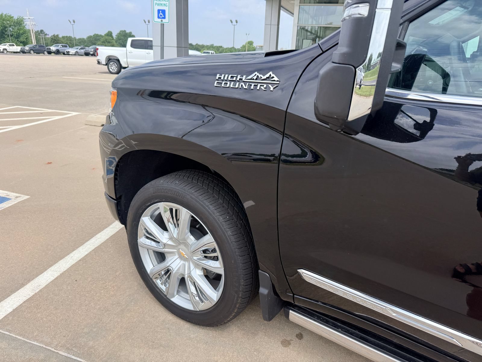 Used 2025 Chevrolet Silverado 1500 High Country w/ High Country Premium Package AWD/4WD image 10