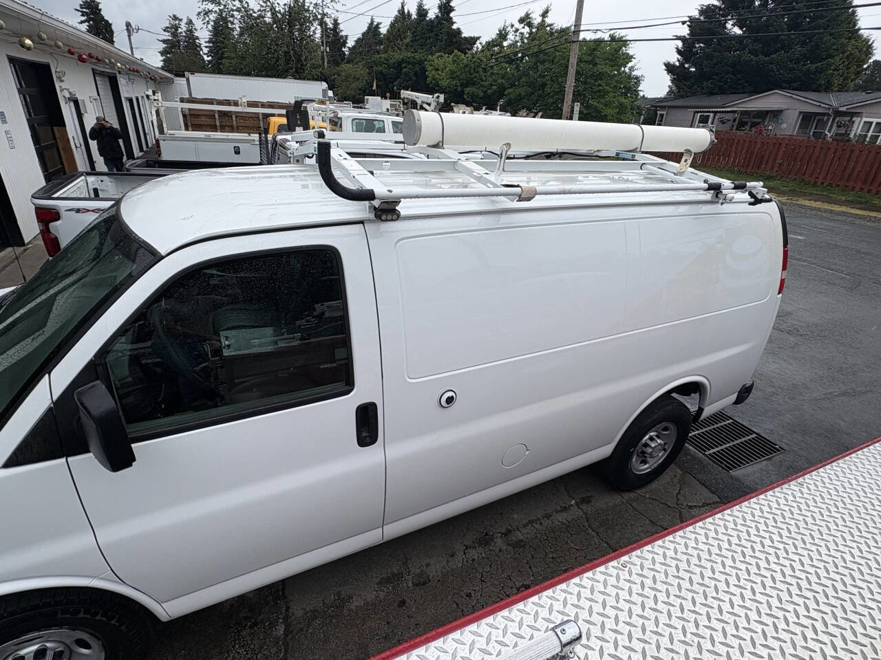 Used 2013 Chevrolet Express 2500 RWD image 2