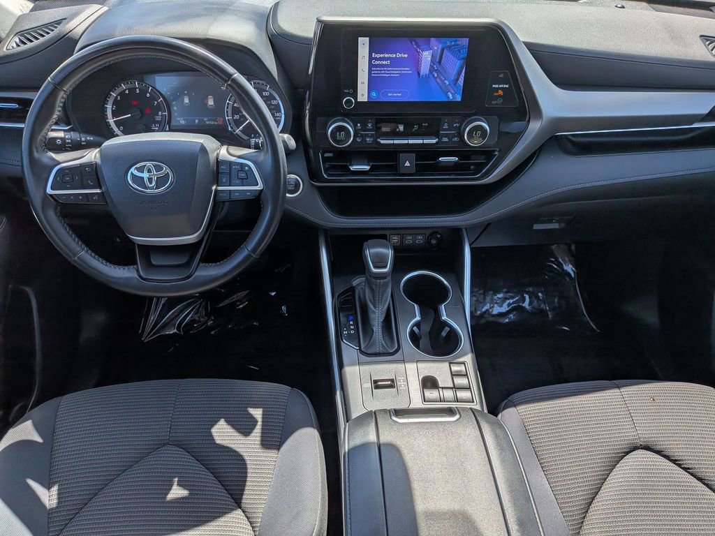 Used 2024 Toyota Highlander LE image 21
