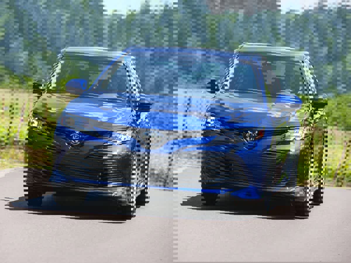 Used 2020 Toyota Camry XLE w/ Navigation Package image 1