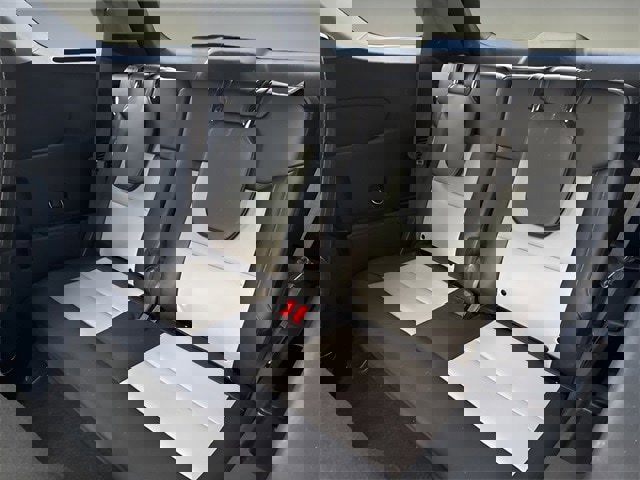 Used 2022 Ford Explorer XLT w/ Equipment Group 202A image 19