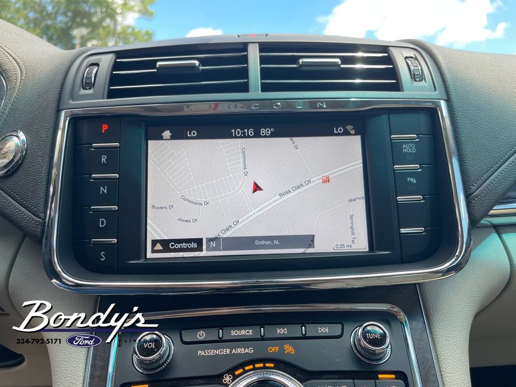 Used 2019 Lincoln Continental Select FWD image 5