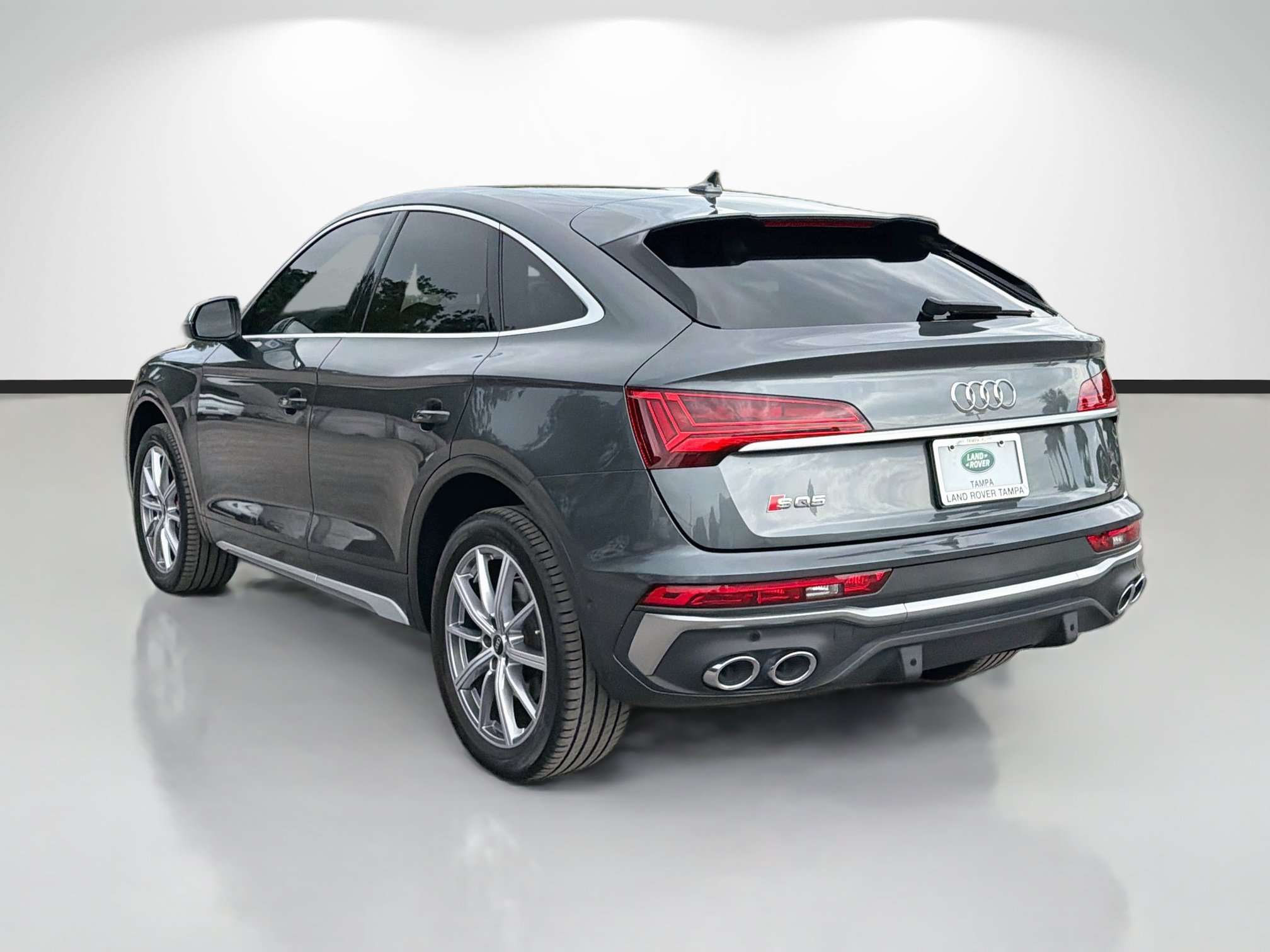 Used 2023 Audi SQ5 Prestige w/ Prestige Package AWD/4WD image 3