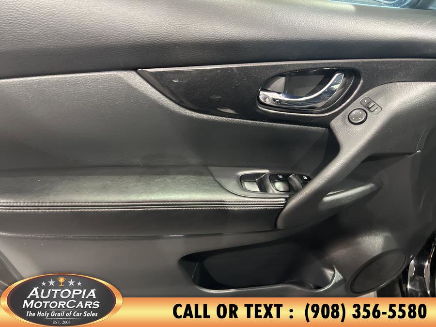 Used 2017 Nissan Rogue SV image 20