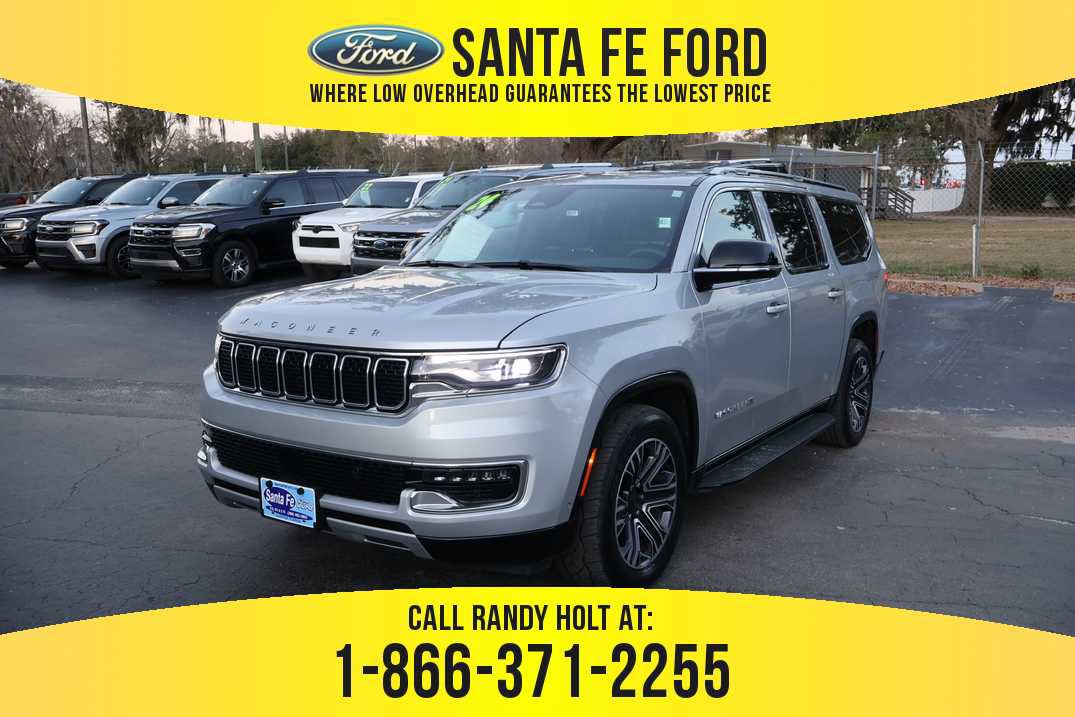 Used 2024 Jeep Wagoneer L Series II w/ Flexible Seating Group AWD/4WD image 1