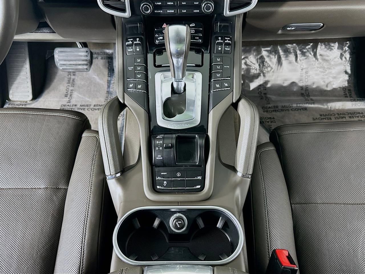 Used 2017 Porsche Cayenne Platinum Edition image 38