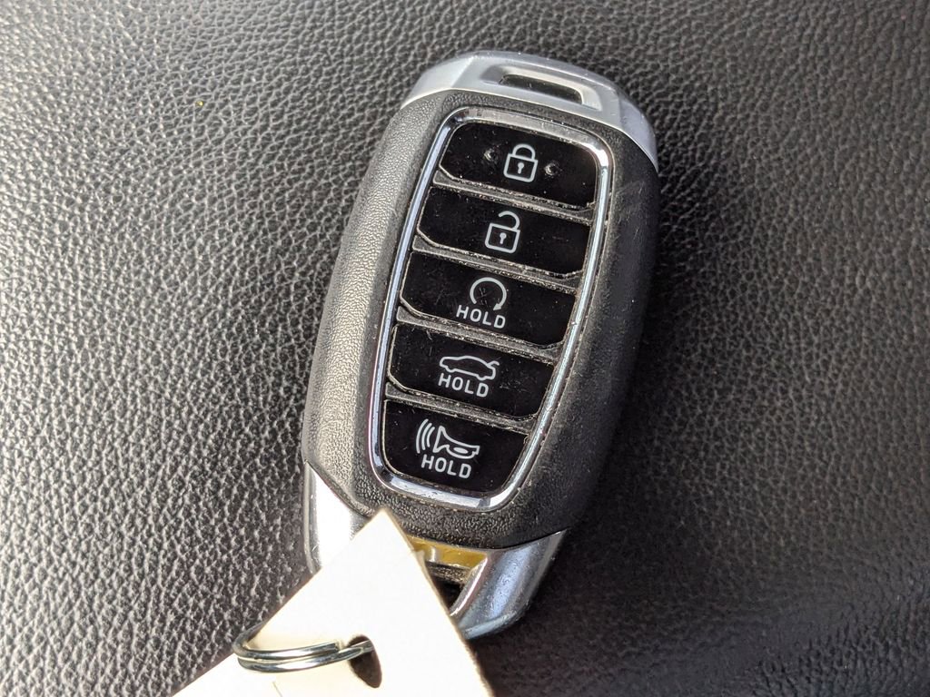 Used 2021 Hyundai Elantra SEL w/ Convenience Package image 26