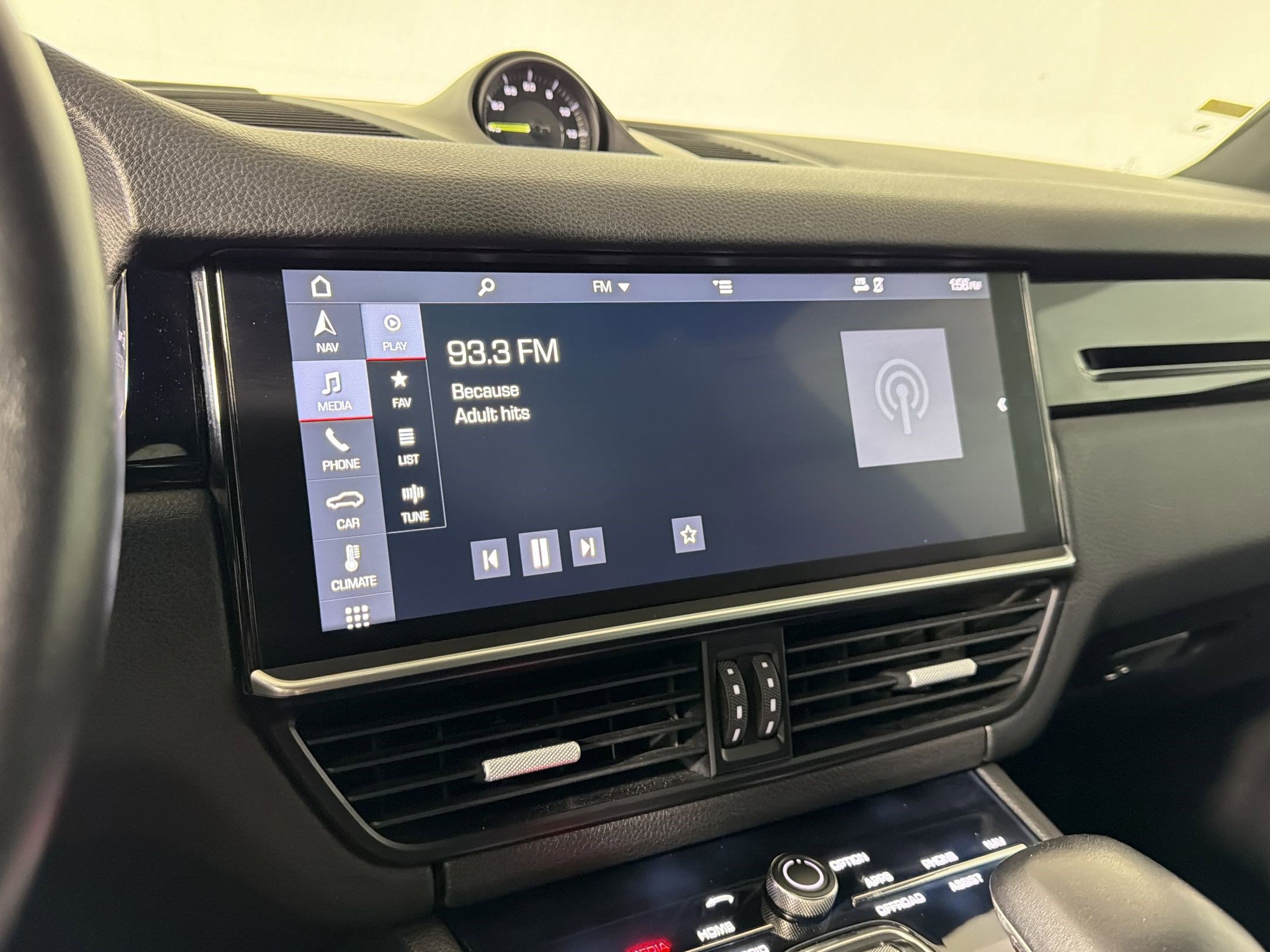 Used 2019 Porsche Cayenne E-Hybrid image 24