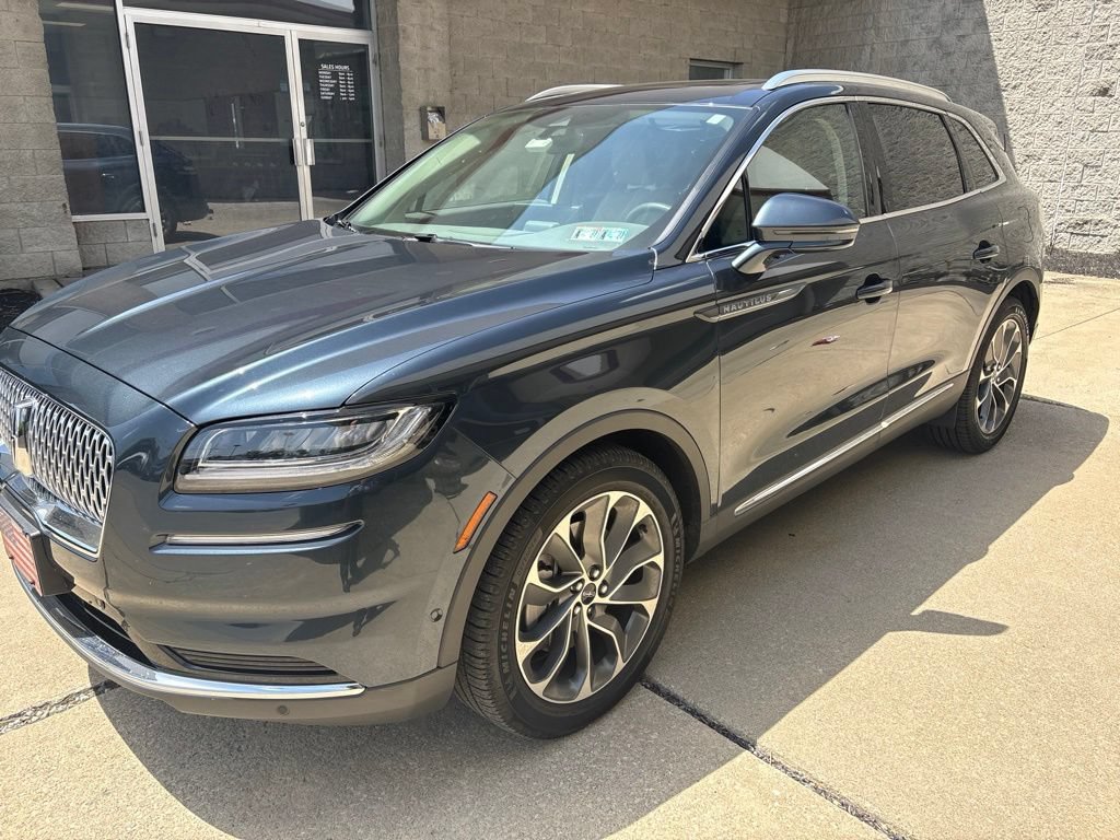 Used 2022 Lincoln Nautilus Reserve w/ Equipment Group 201A AWD/4WD video 1