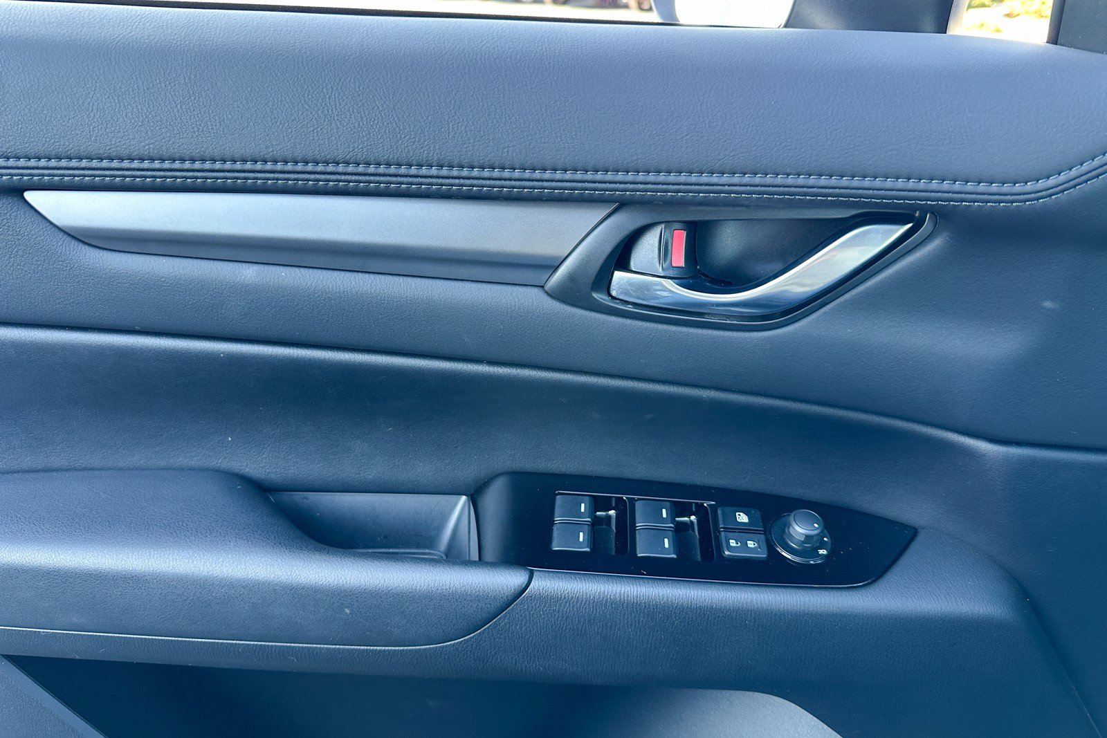 Certified 2025 MAZDA CX-5 AWD 2.5 S w/ Preferred Package image 10