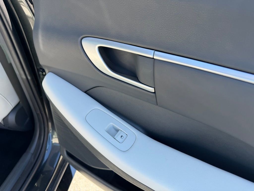 Used 2025 Hyundai Sonata SEL FWD image 35