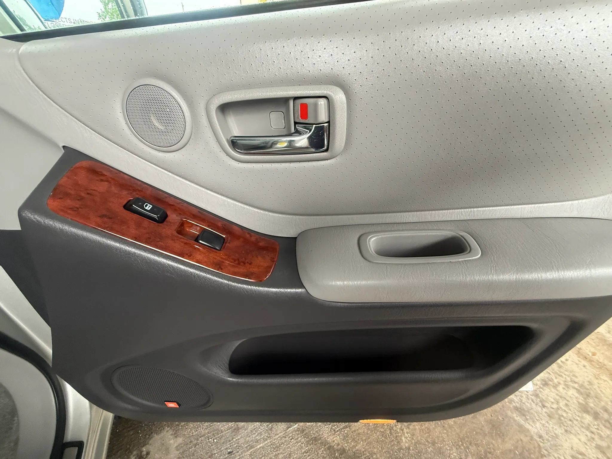 Used 2004 Toyota Highlander Limited FWD image 22