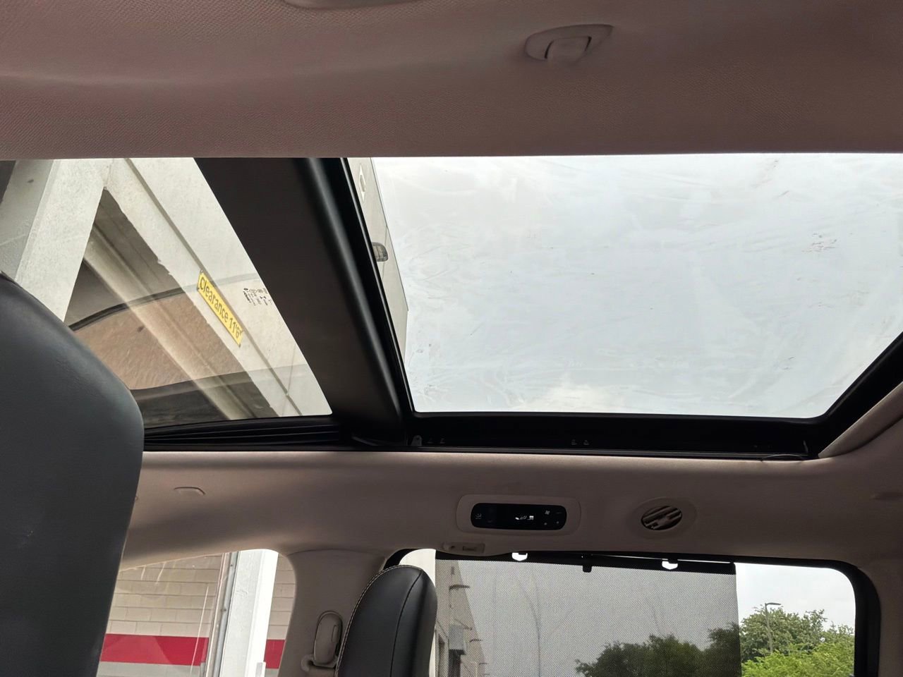 Used 2022 Chrysler Pacifica Limited FWD image 22