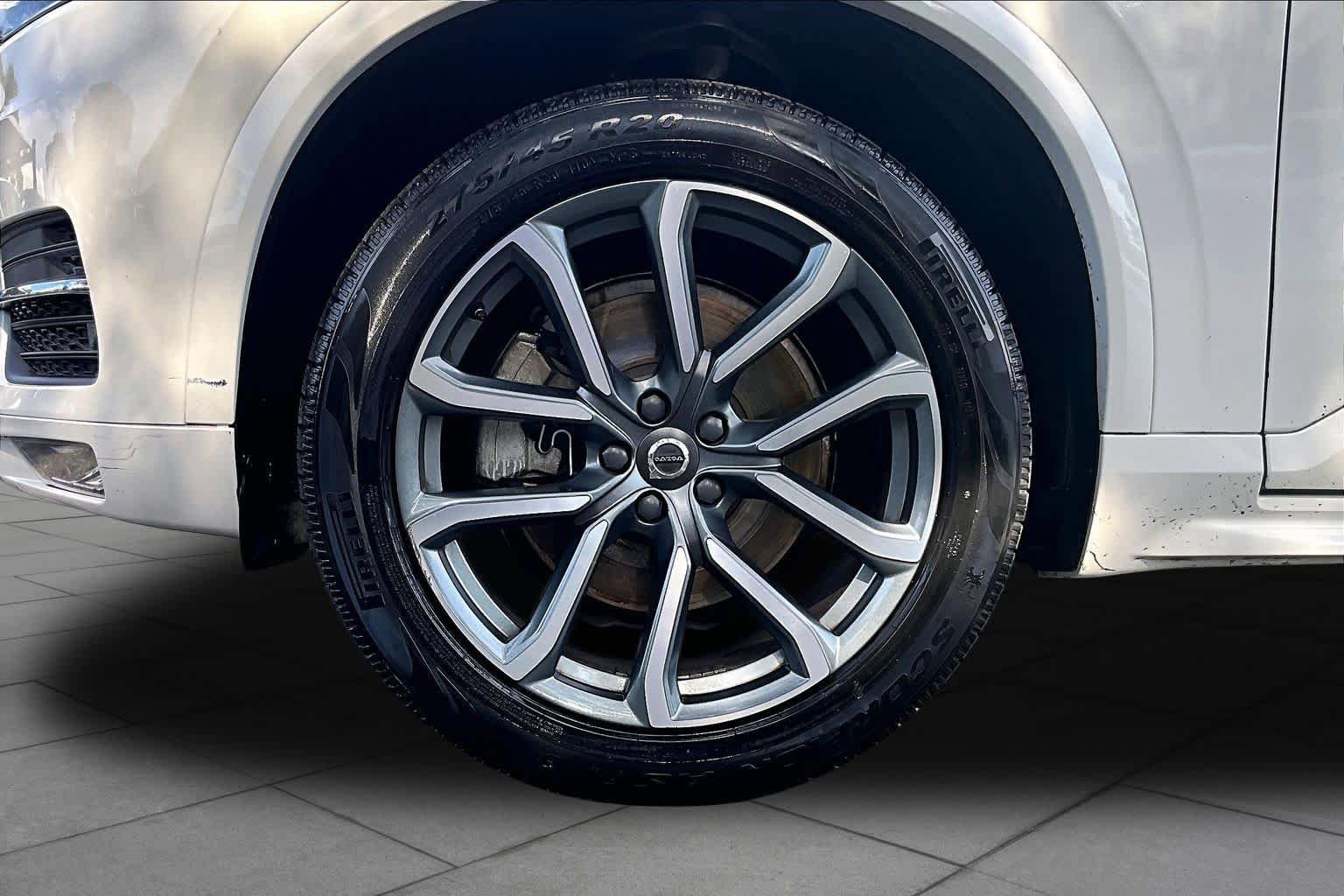 Used 2019 Volvo XC90 T5 Momentum w/ Protection Package FWD image 11