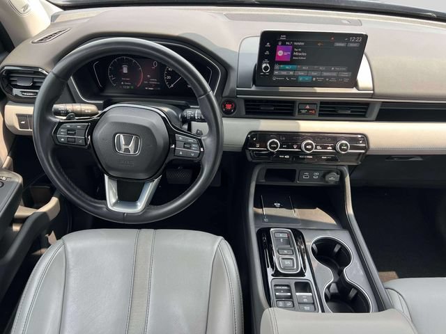 Used 2023 Honda Pilot Touring image 13