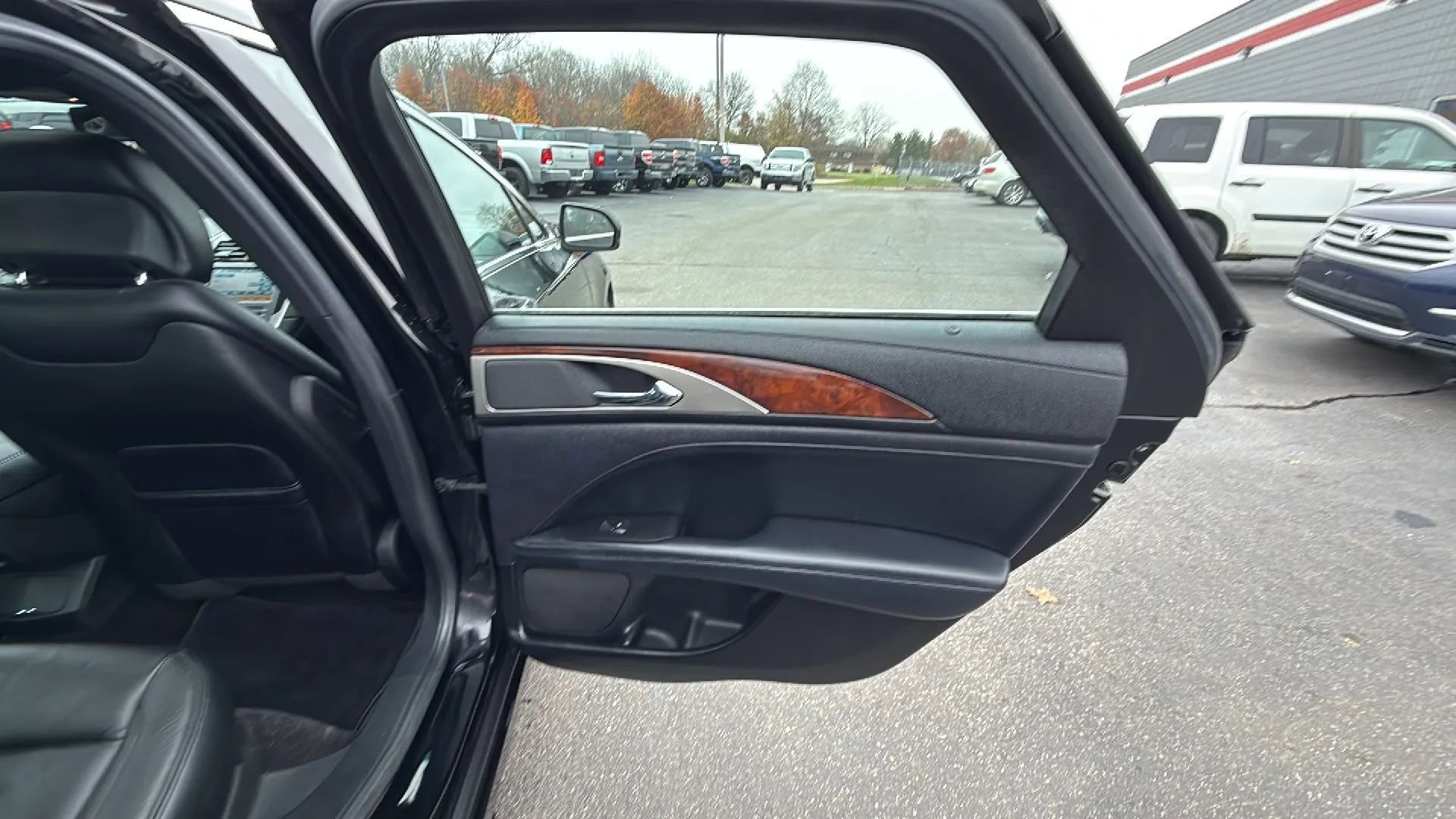 Used 2017 Lincoln MKZ Select w/ Select Plus Package image 14