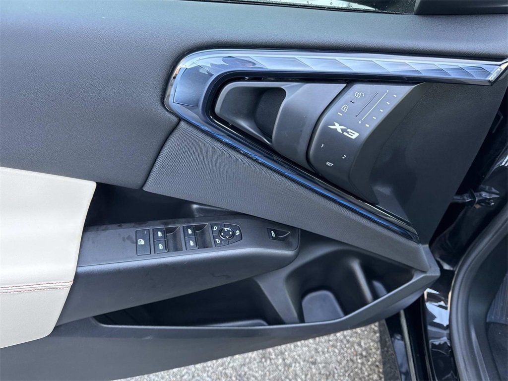 Used 2025 BMW X3 xDrive30i w/ M Sport Package image 16