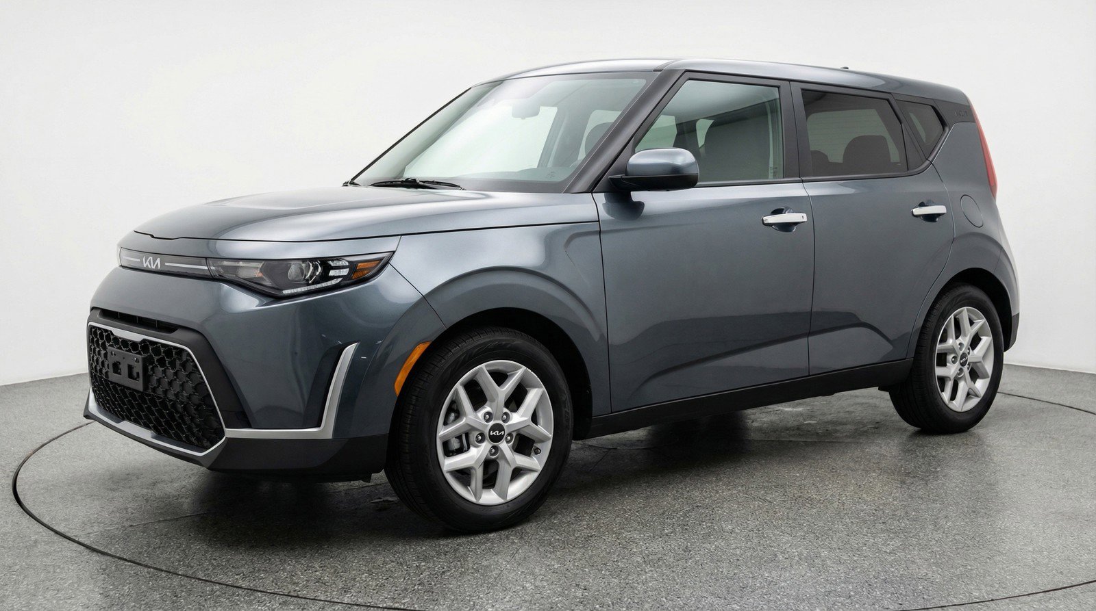 Used 2025 Kia Soul LX w/ LX Technology Package image 3