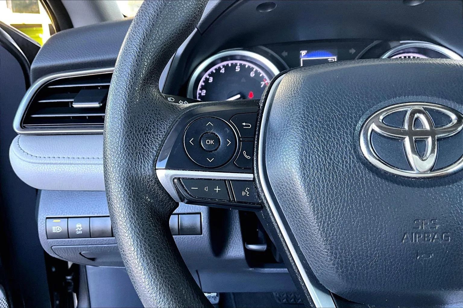 Used 2022 Toyota Camry LE FWD image 10