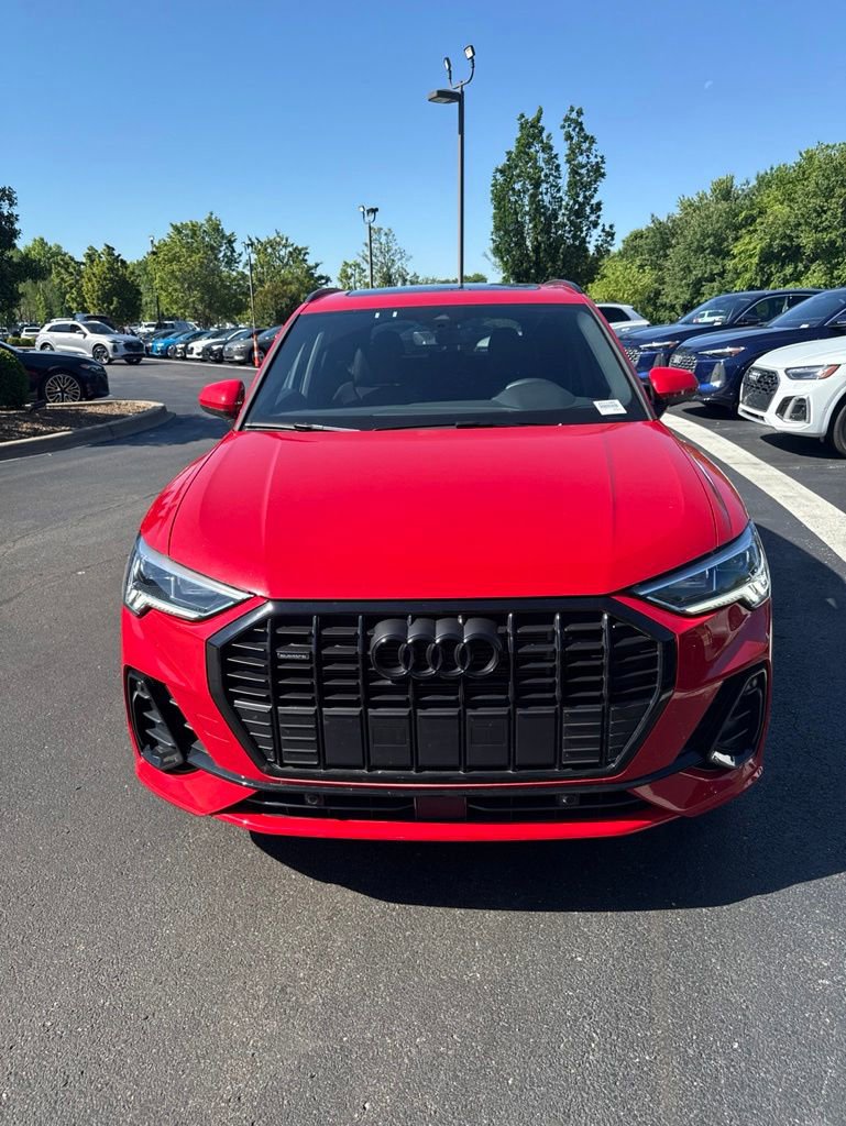Certified 2025 Audi Q3 2.0T Premium w/ Convenience Package AWD/4WD image 2