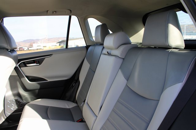 Used 2020 Toyota RAV4 Limited image 19