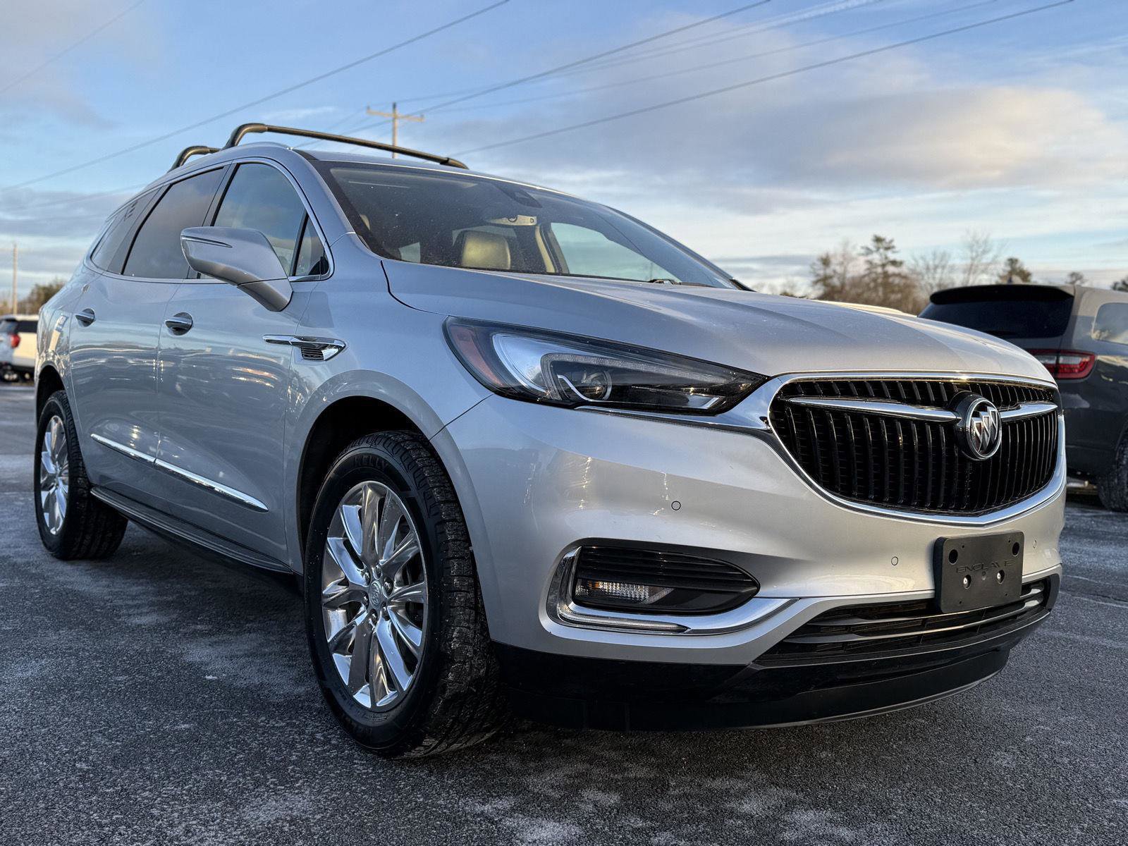 Used 2021 Buick Enclave Premium w/ Sun and Sites Package image 3