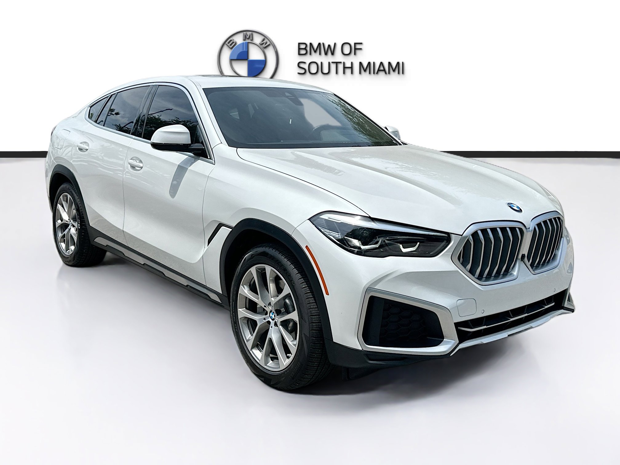 Used 2022 BMW X6 xDrive40i AWD/4WD image 1