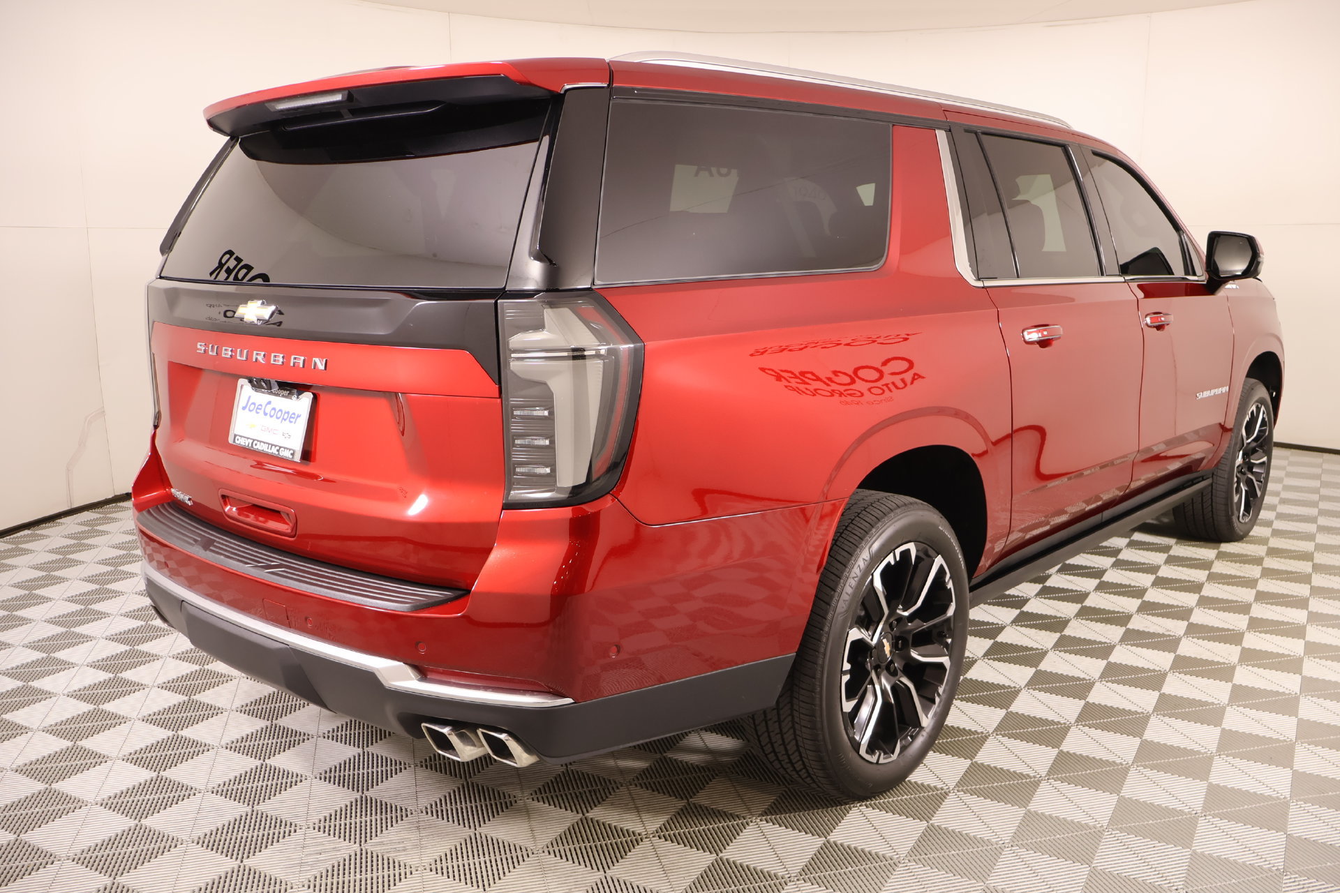 Used 2026 Chevrolet Suburban High Country AWD/4WD image 25