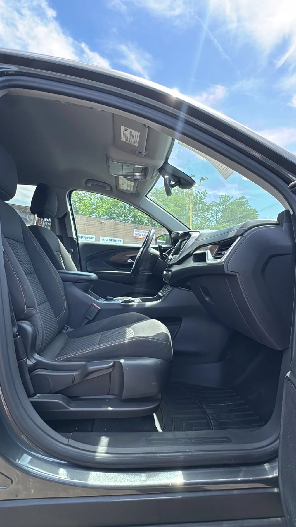 Used 2020 GMC Terrain SLE FWD image 22