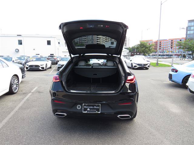 Used 2024 Mercedes-Benz GLC 300 4MATIC image 32