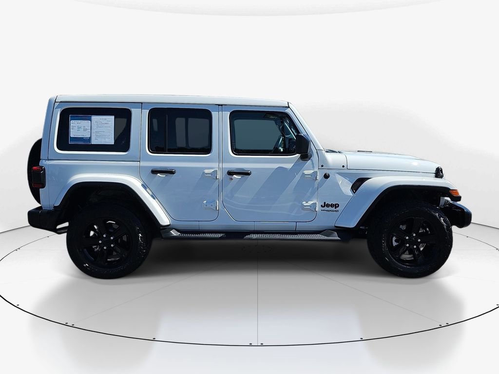Used 2022 Jeep Wrangler Unlimited Sahara AWD/4WD image 5