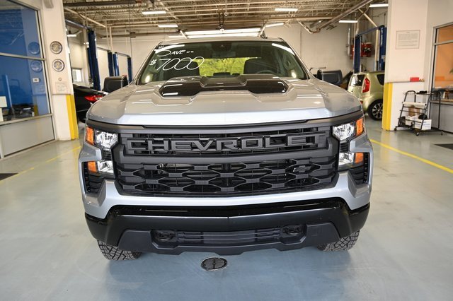 New 2026 Chevrolet Silverado 1500 Custom Trail Boss w/ Dark Appearance Package image 2