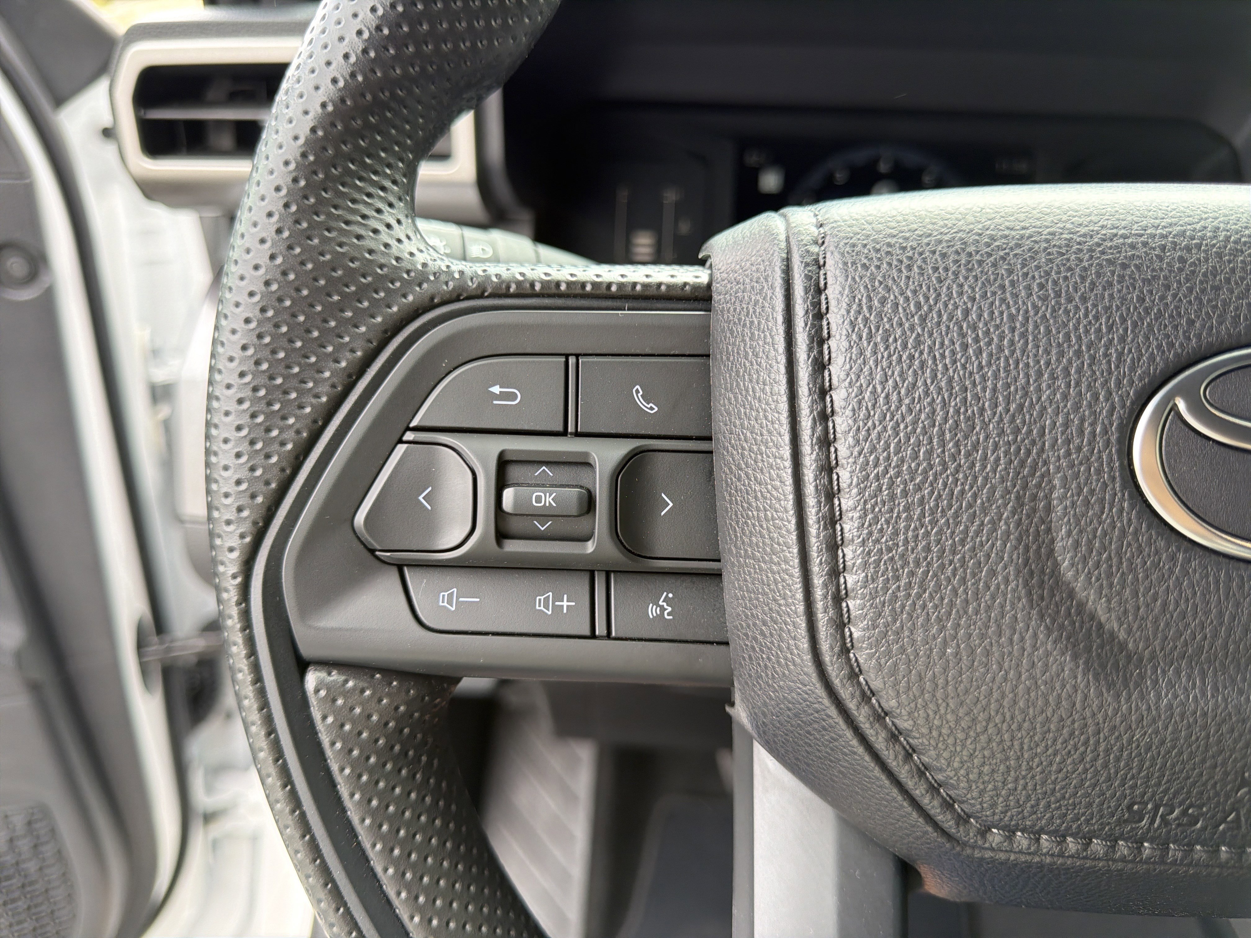 Used 2025 Toyota Tacoma SR5 RWD image 24