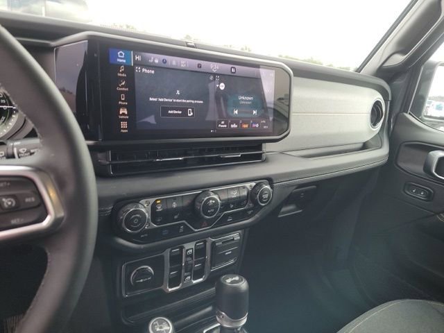 Used 2025 Jeep Wrangler Sahara 4xe image 15