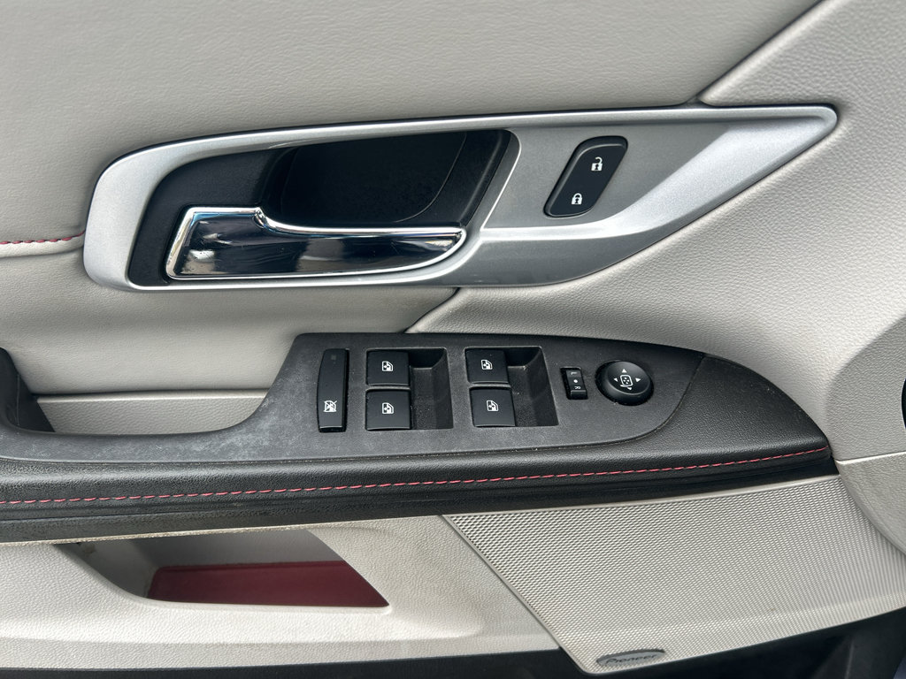 Used 2013 GMC Terrain SLT FWD image 13