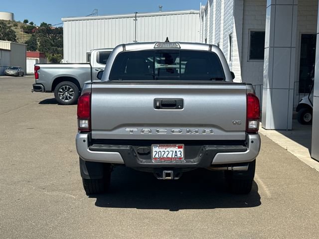 Used 2019 Toyota Tacoma TRD Off-Road w/ Technology Package AWD/4WD image 4