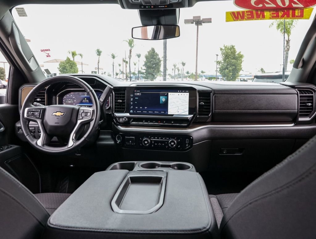 Used 2025 Chevrolet Silverado 2500 LT w/ Convenience Package image 25