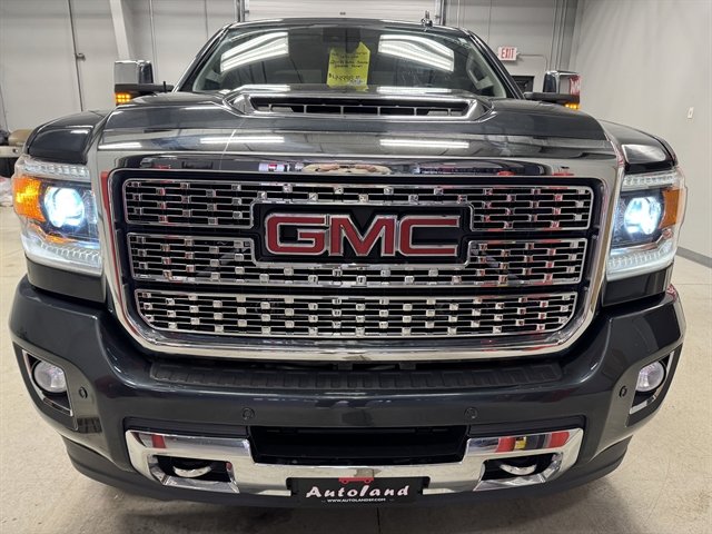 Used 2018 GMC Sierra 3500 Denali w/ Duramax Plus Package image 2