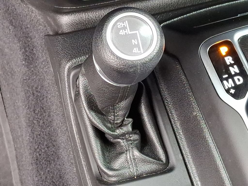 Used 2019 Jeep Wrangler Unlimited Sport S AWD/4WD image 23