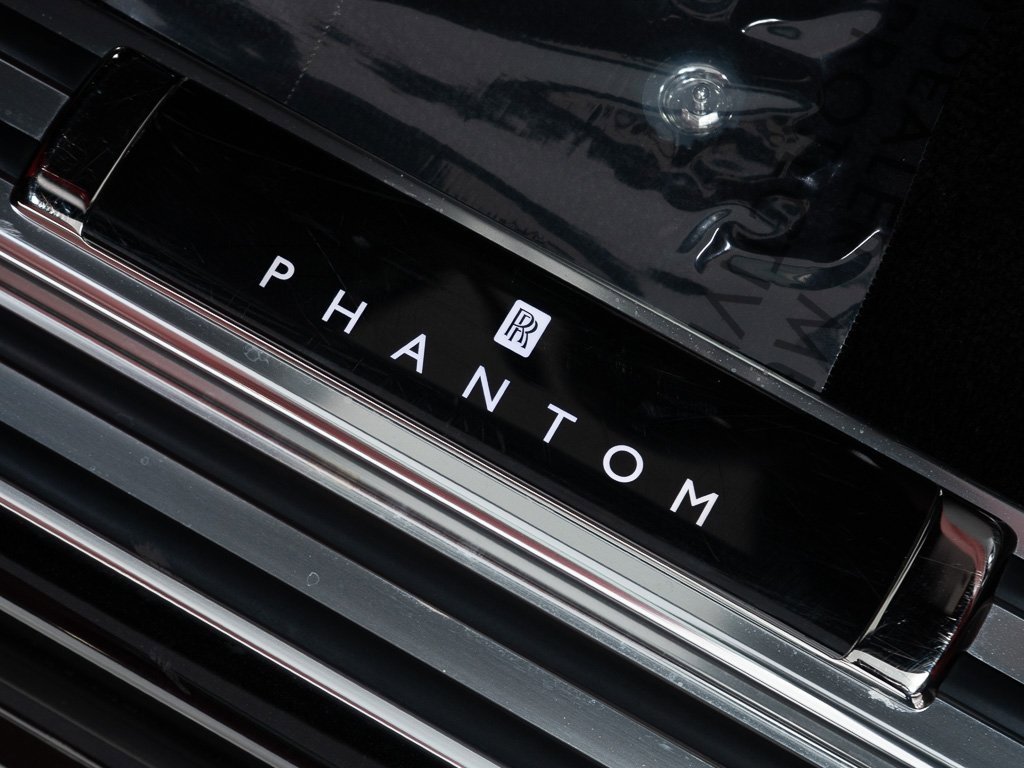 Certified 2024 Rolls-Royce Phantom Sedan w/ The Phantom Package image 14