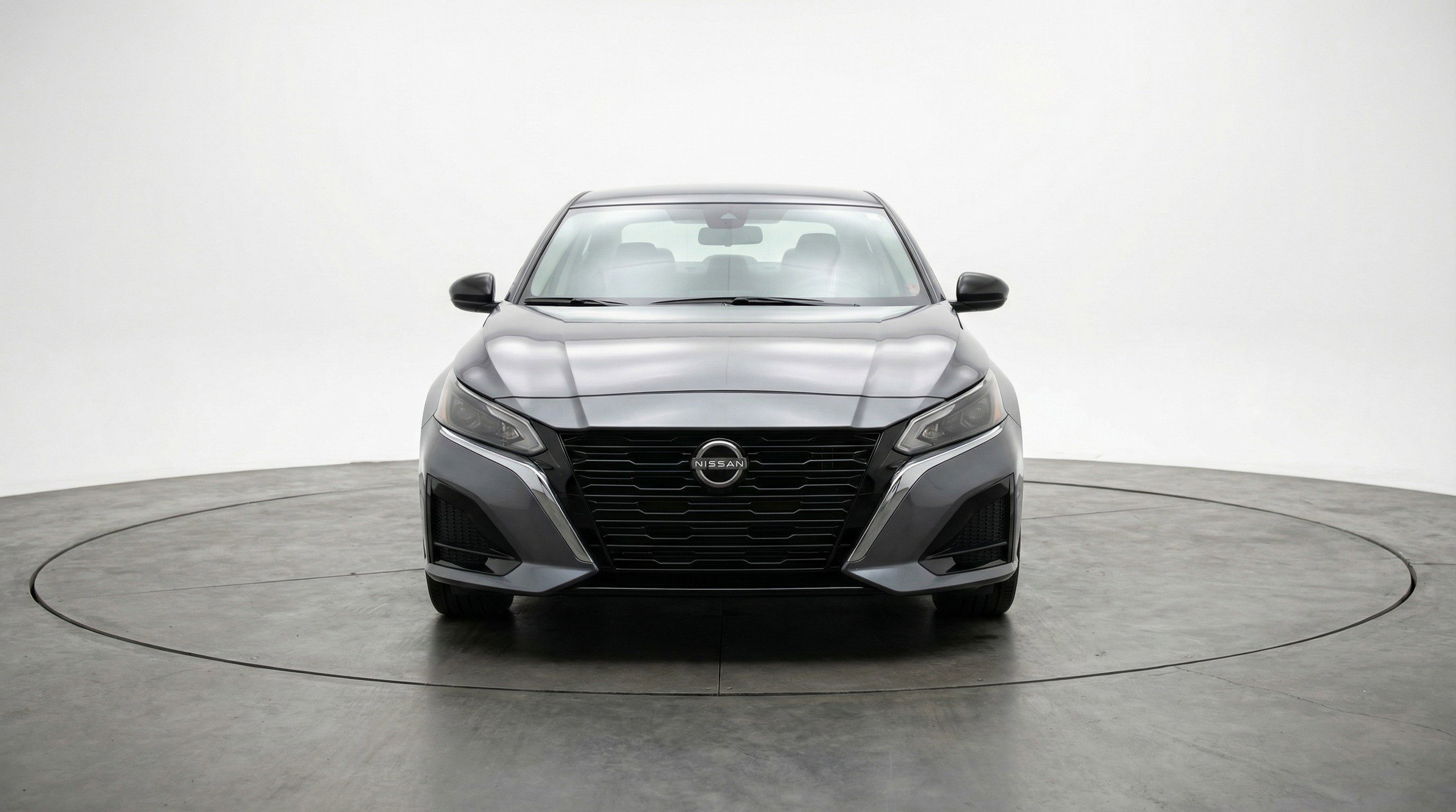 Used 2025 Nissan Altima 2.5 SV image 2