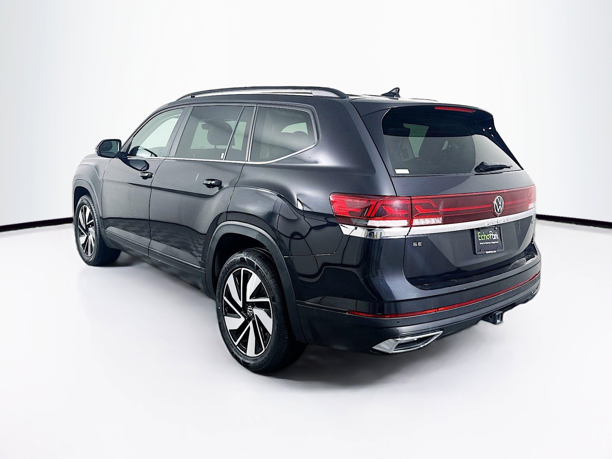 Used 2025 Volkswagen Atlas SE image 5
